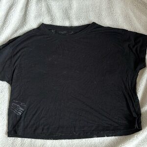 Lululemon crop top black size 6 only worn 2 time